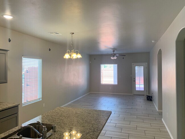 Foto del edificio - Newer Home in  Metro Park Village