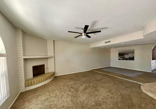 Building Photo - 2434 N Shade Tree Cir