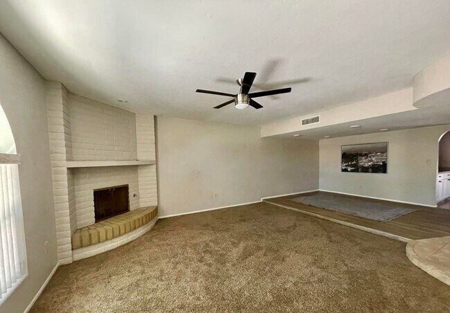 Foto del edificio - 2434 N Shade Tree Cir