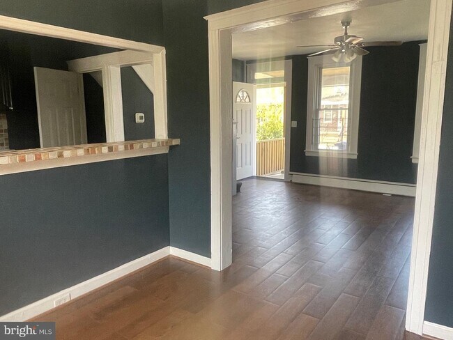 Foto del edificio - 3337 Ravenwood Ave