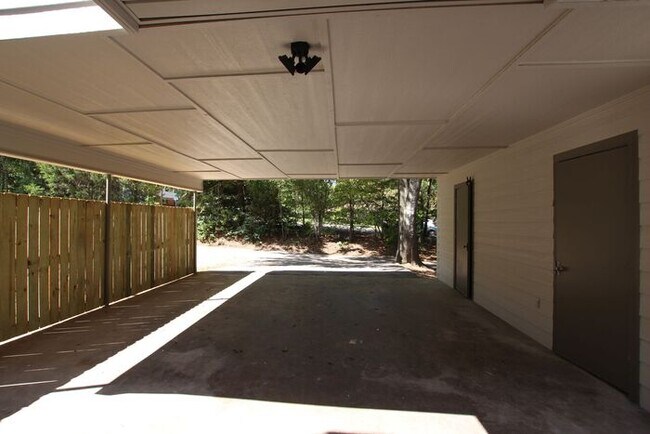 Building Photo - 4213 Park Pl