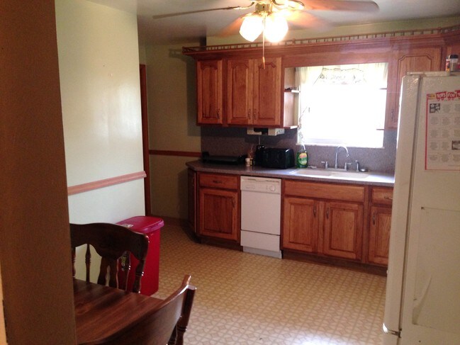 Foto del edificio - 541 Fairlawn St