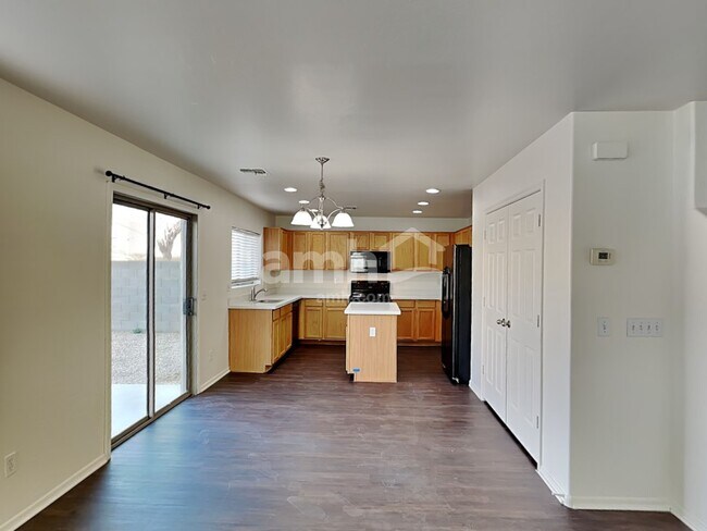 Foto del edificio - 30944 N Bramwell Ave