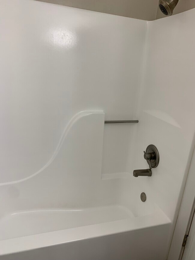 newly remodeled full bathroom - 3225 Maplewood Ave