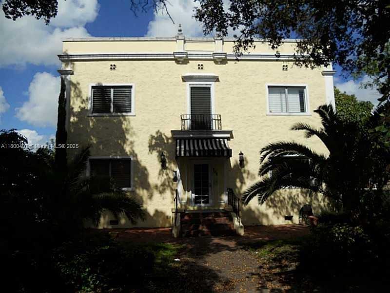 Foto principal - 223 Calabria Ave