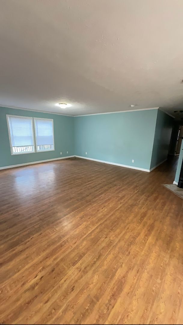 Building Photo - 4 Bed/3 Bath Mobile Home