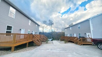 Building Photo - 537 Old Knoxville Hwy