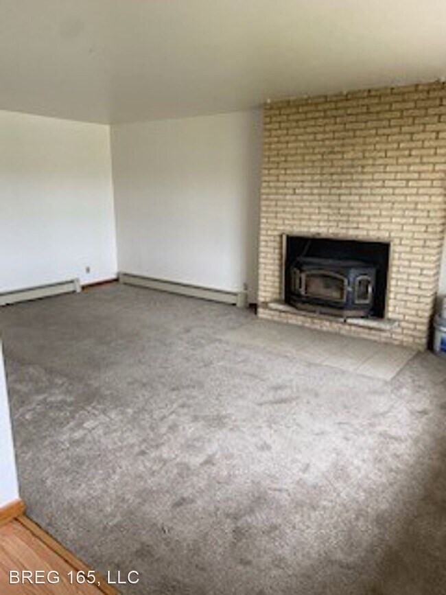 Building Photo - 3 br, 1.5 bath House - 6901 104th Street