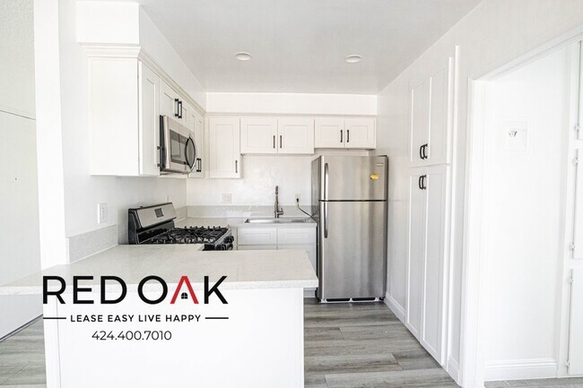 Building Photo - Spectacular Completely Remodeled Two Bedro...