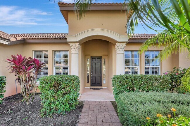 Building Photo - 827 SW Grand Reserves Blvd