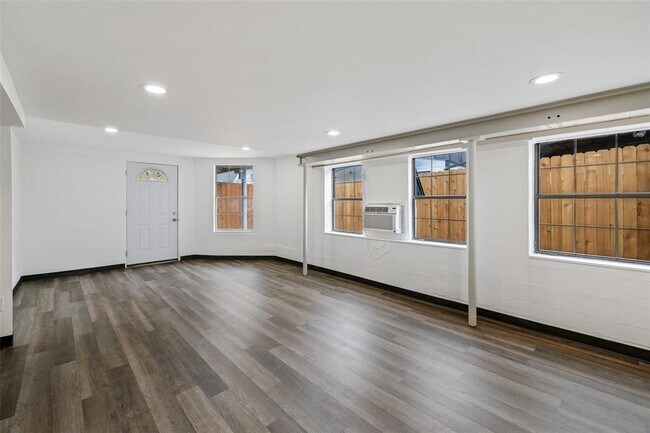 Foto del edificio - 910 E 15th St