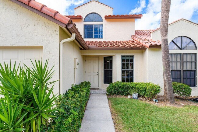 Building Photo - 10325 Hidden Springs Ct