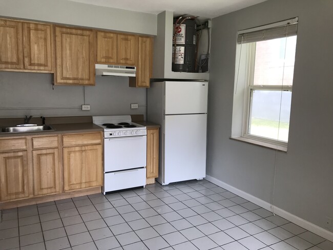 Updated Kitchen w/breakfast area - 6632 San Bonita Ave