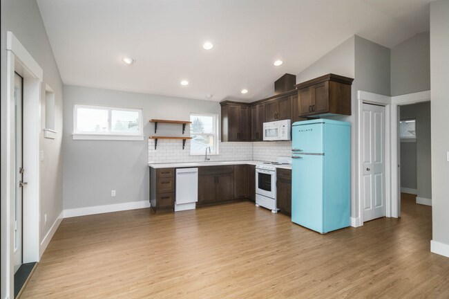 Foto del edificio - 7965 N Fenwick Ave