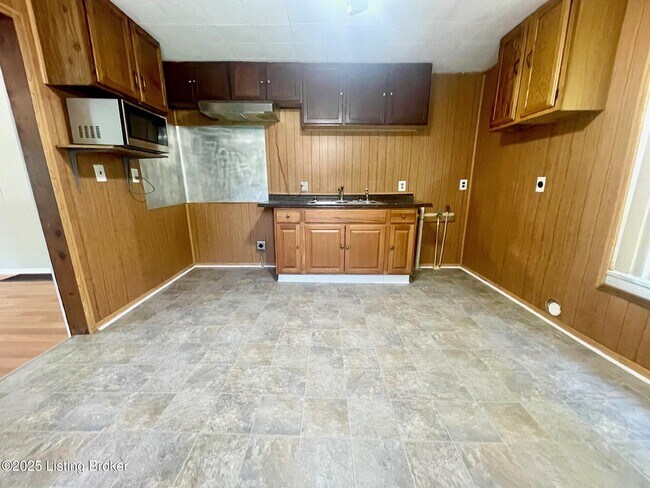 Foto del edificio - 4305 Reas Ln