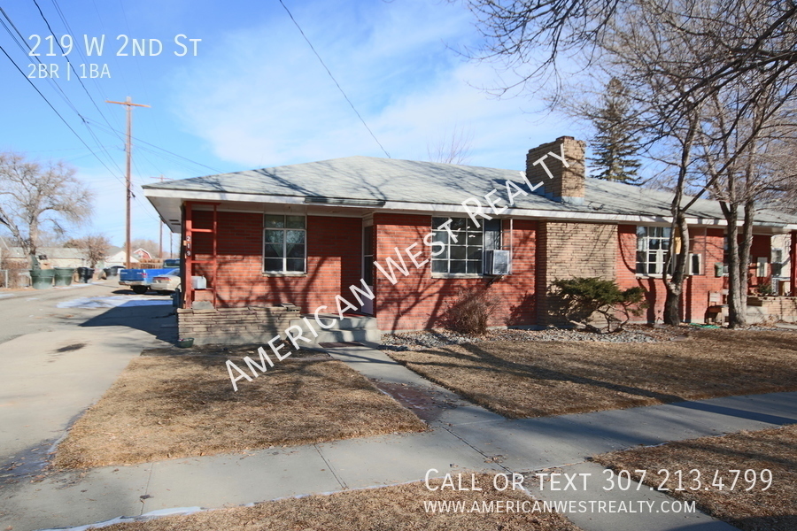 Primary Photo - Duplex 2bed/1bath