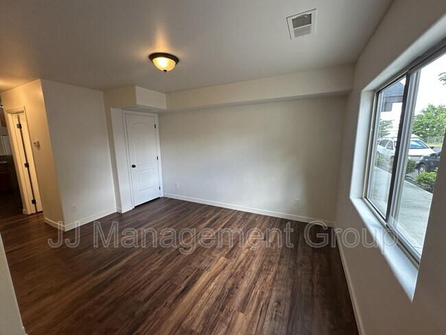Foto del edificio - 6203 N Astor St