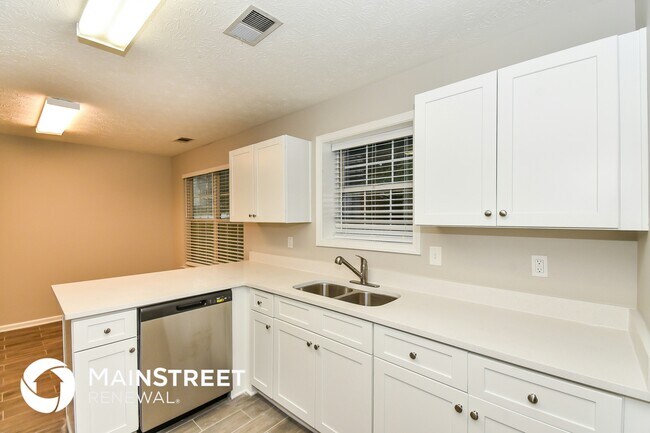Foto del edificio - 1311 Ambercrest Way
