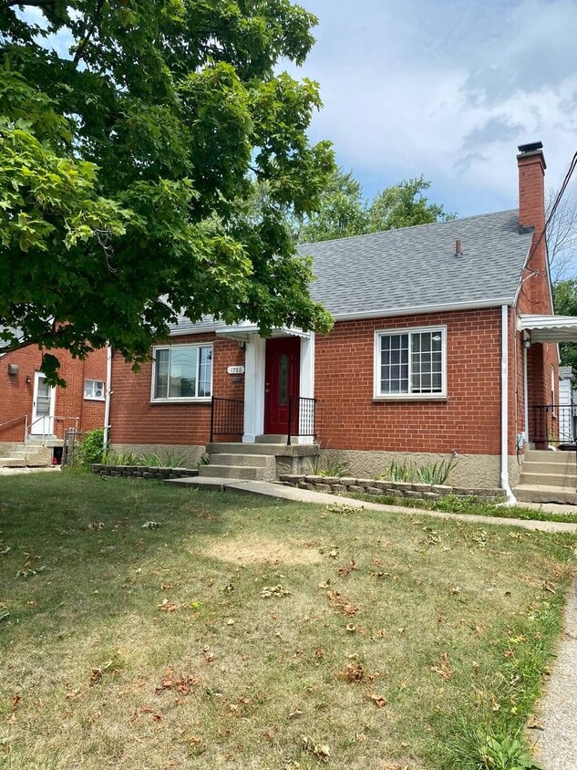 1706 Centerridge Ave, Cincinnati, OH 45231 House Rental in Cincinnati