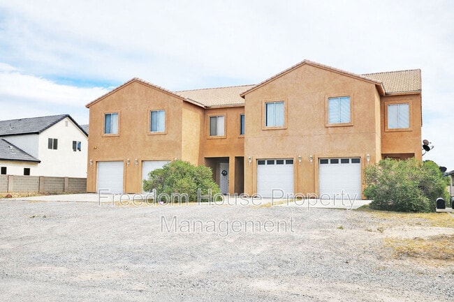 Building Photo - 1421 Star Rd