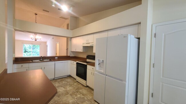 Foto del edificio - 1018 Grand Hickory Cir