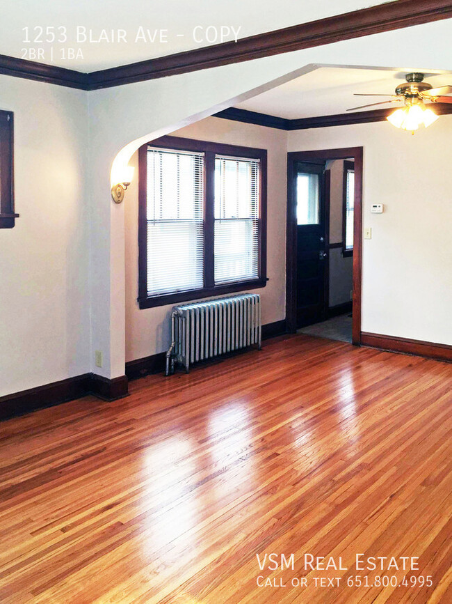 Foto del edificio - Gorgeous 2BD / 1BATH Duplex In St. Paul.