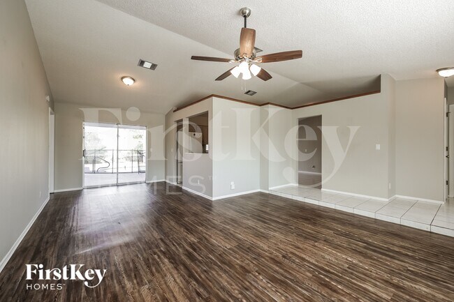 Foto del edificio - 1358 Abalom St