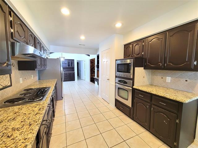 Building Photo - 2800 Loch Haven Dr