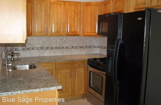 Foto del edificio - 4 br, 2 bath House - 429 Essex Rd.