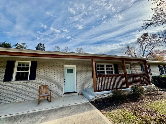 Foto del edificio - 824 Noragate Rd