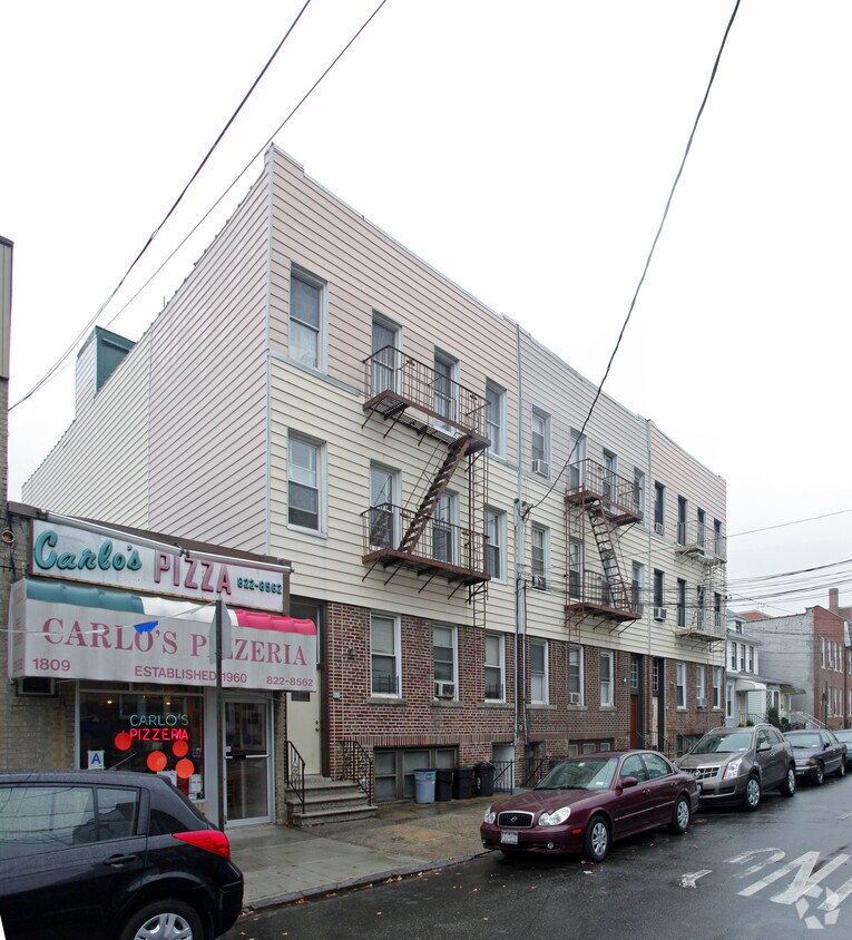 Building Photo - 1811 Radcliff Ave