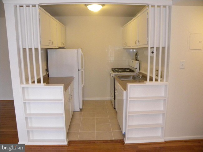 Building Photo - 4333 Americana Dr