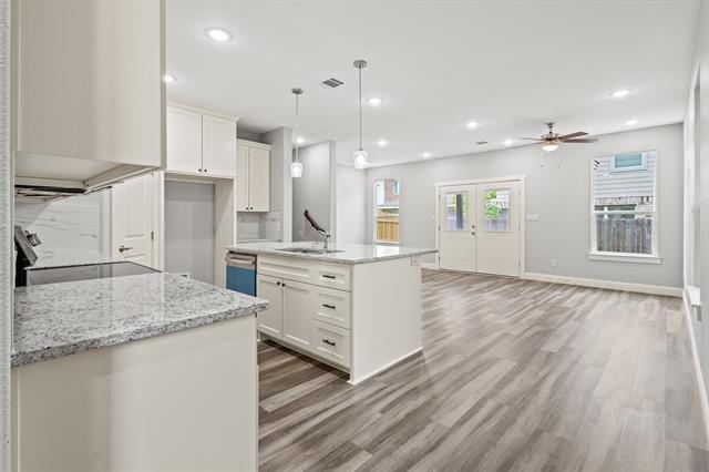 Foto del edificio - 2310 Bloomfield Dr