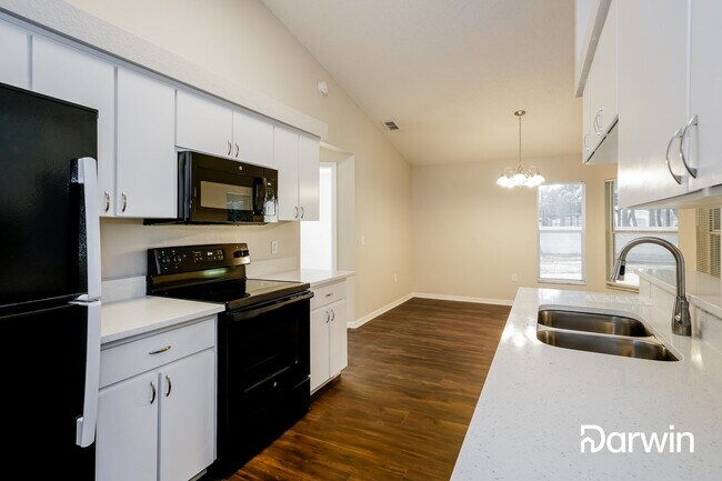 Building Photo - 6249 Piedmont Dr