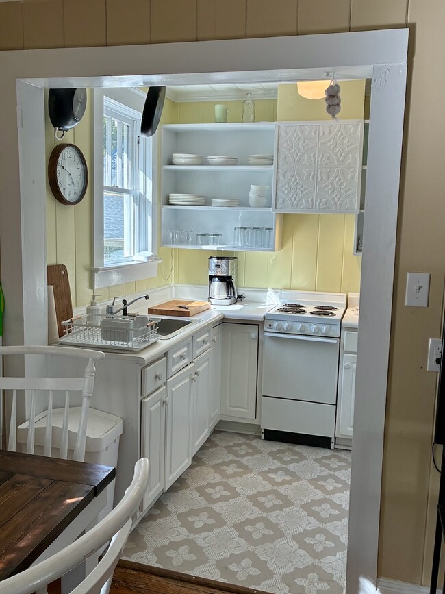 Kitchen - 3920 Wrightsville Ave