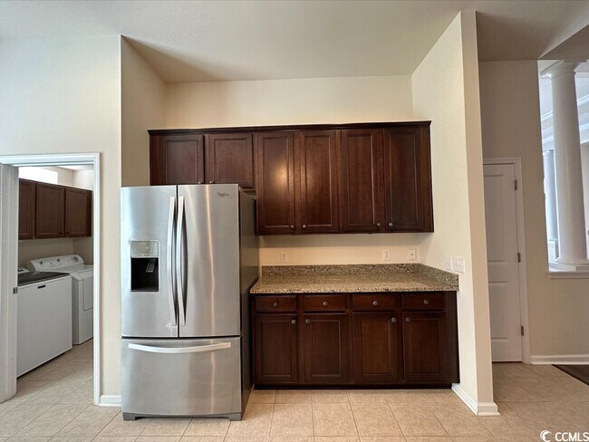 Building Photo - 9 Grovecrest Dr