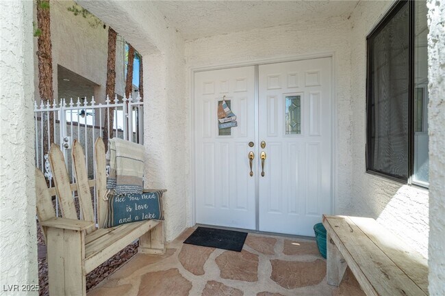 Foto del edificio - 8744 Captains Pl