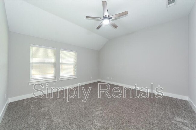 Foto del edificio - 5007 Peacock Ln