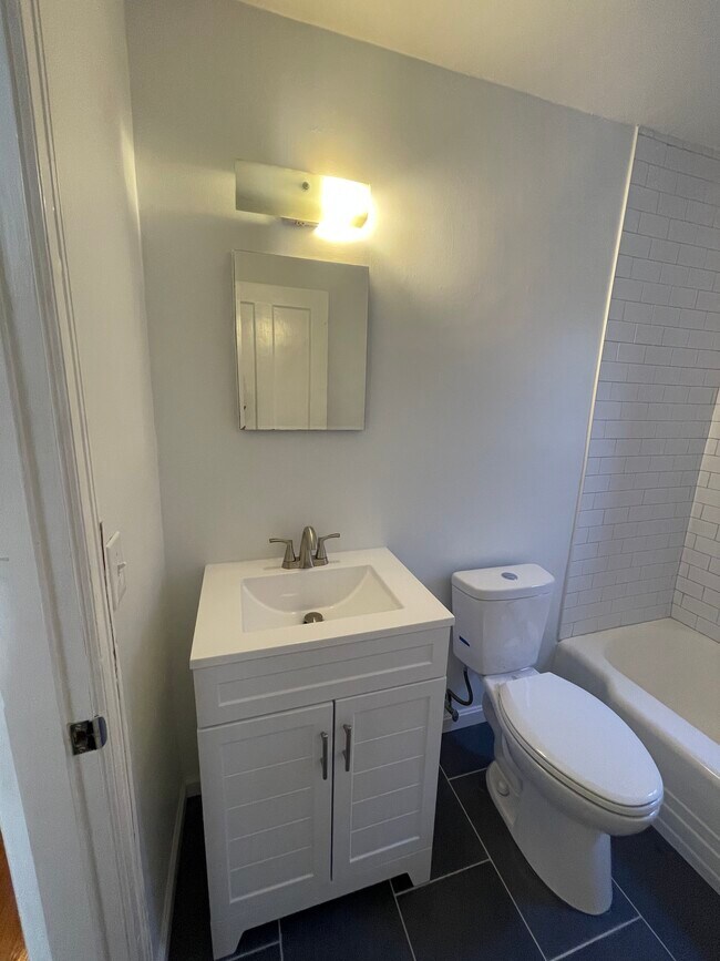 Foto del edificio - 4864 Madison Rd