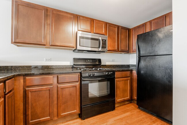 Foto del edificio - 4217 W Irving Park Rd