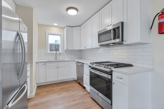 Building Photo - 134 S Quitman St