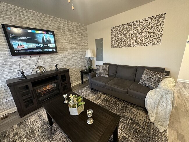 Foto del edificio - 158 Oak Ln