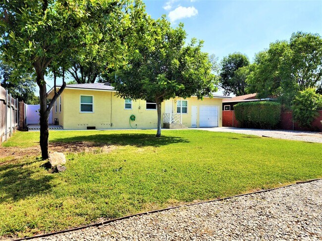 Foto del edificio - 4765 Sunnyside Dr