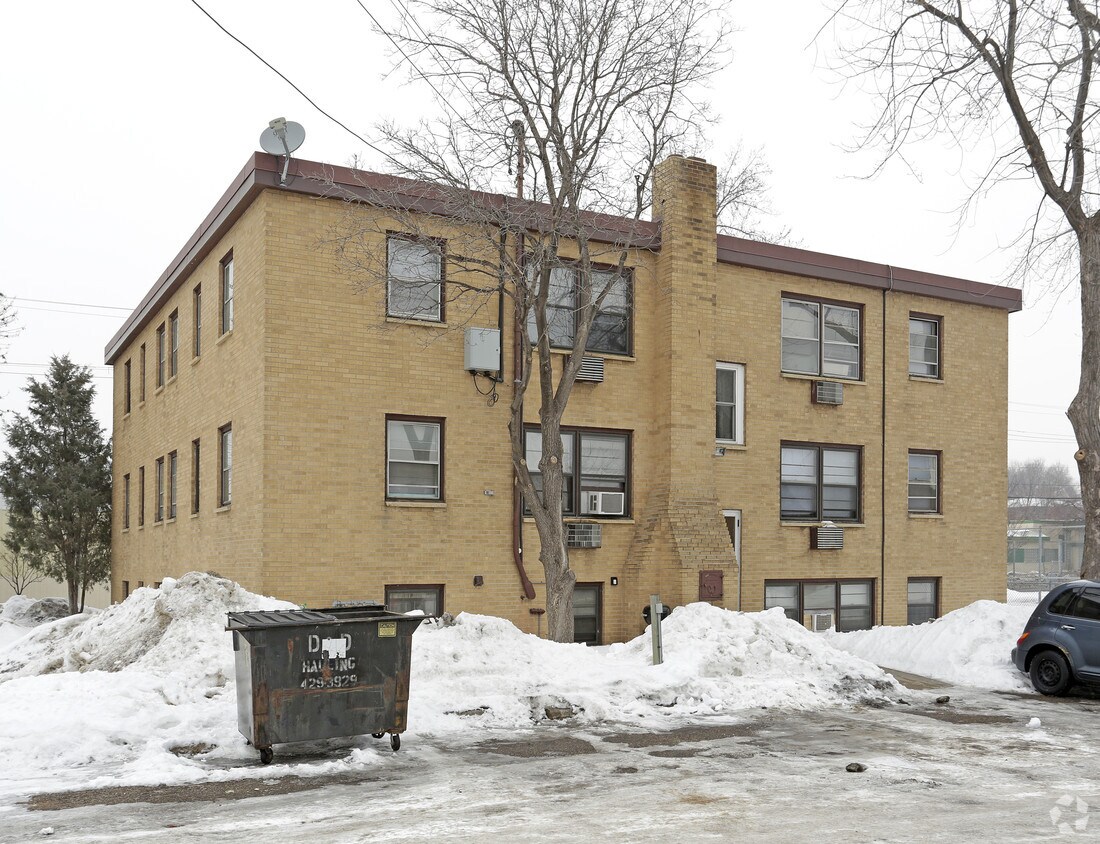 Building Photo - 496 Front Ave