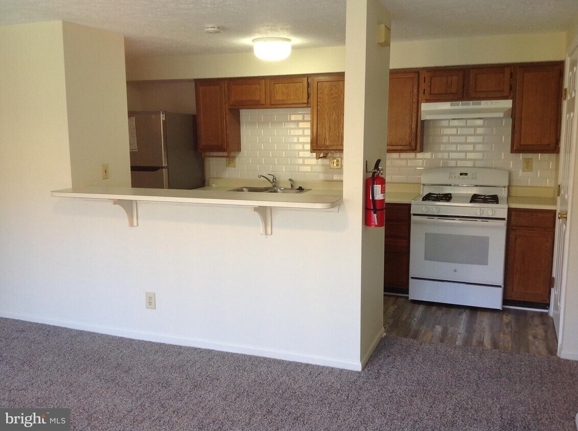 160 Kenwood Dr Unit 160, Winslow Township, NJ 08081 Room for Rent in