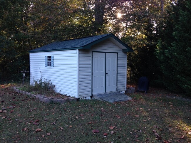 Building Photo - 9958 Francis Folsom Dr
