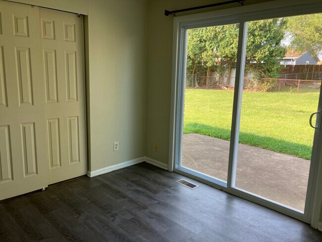 Foto del edificio - 1121 Cambridge Ct