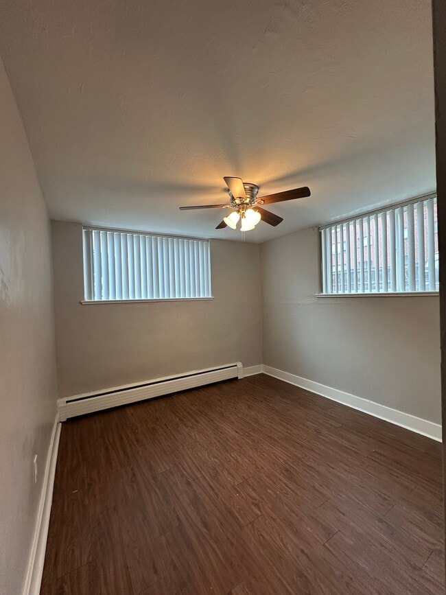 Building Photo - Flats at DeBoer Park