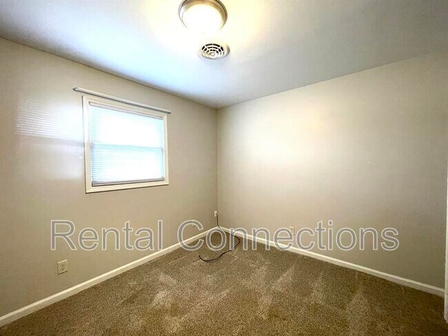 Foto del edificio - 8972 route 13 B