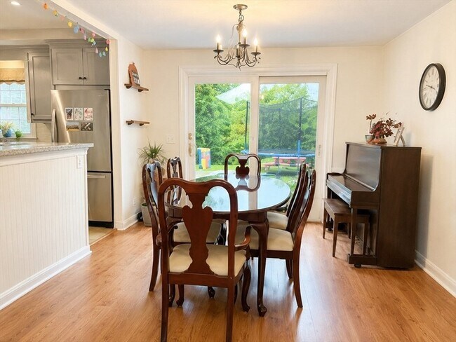 Foto del edificio - 69 Montgomery Dr